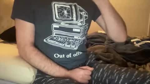 Snapshot of bmcmg chatting on 11-11-25, 11:38 Brian mc online show from 11-11-25, 11:38