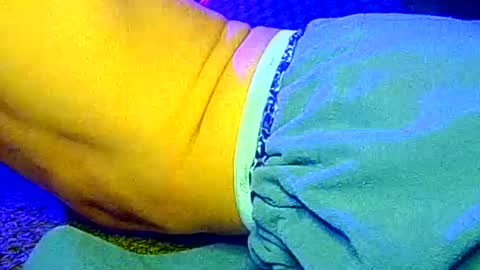 bmurray13kc2 online show from 10-21-25, 07:42