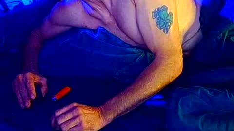 bmurray13kc2 online show from 10-27-25, 09:02