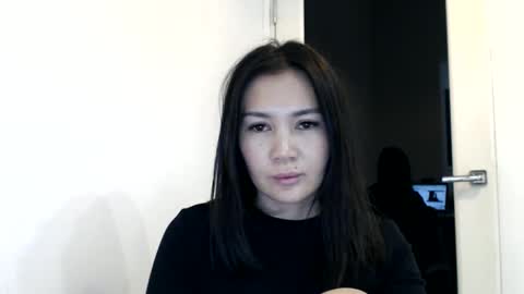 Liya online show from 10-15-25, 05:35