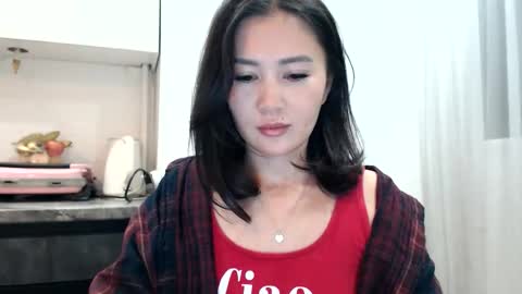 Liya online show from 10-21-25, 04:08