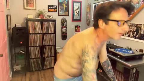 Snapshot of bnczuperzexy chatting on 03-18-26, 08:12 ZuperZexyZounds online show from 03-18-26, 08:12