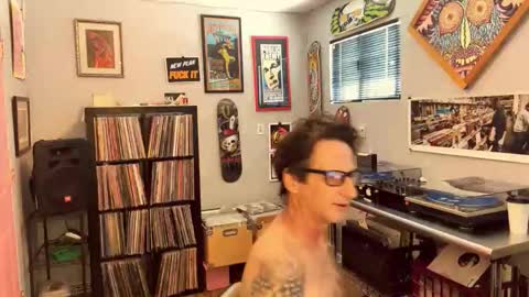 Snapshot of bnczuperzexy chatting on 03-25-26, 06:36 ZuperZexyZounds online show from 03-25-26, 06:36