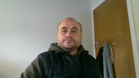 Snapshot of bobabator chatting on 10-15-25, 11:21 bobabator online show from 10-15-25, 11:21