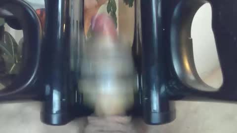 Snapshot of bobby123572970 chatting on 10-31-25, 04:52 Bobby123 online show from 10-31-25, 04:52