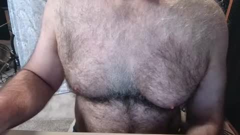 Snapshot of bobbyhill27b chatting on 04-10-26, 04:01 BobbyHill27b online show from 04-10-26, 04:01