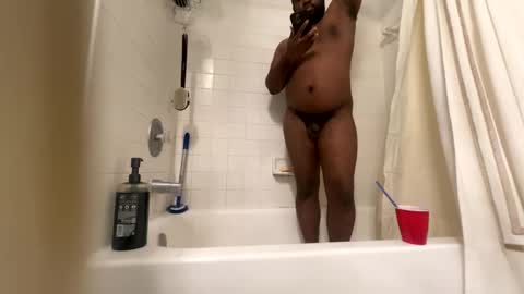 Snapshot of bobbyjones88034 chatting on 12-05-24, 11:40 Luv bug online show from 12-05-24, 11:40