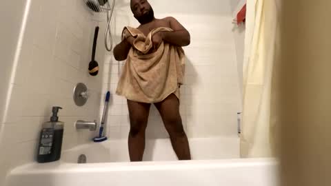 Snapshot of bobbyjones88034 chatting on 12-12-24, 09:15 Luv bug online show from 12-12-24, 09:15