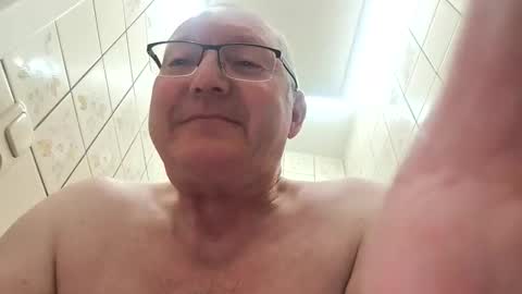 bobi265 online show from 02-11-26, 04:17