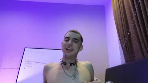 Snapshot of bobo_everytime chatting on 09-20-25, 08:32 Bobo loverboy online show from 09-20-25, 08:32