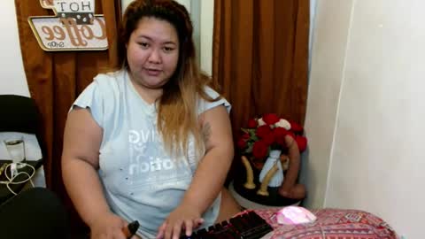 Snapshot of bombaliciouszzz chatting on 07-04-26, 01:01 Camille online show from 07-04-26, 01:01