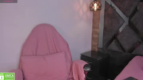 Snapshot of bombon_cambell chatting on 06-07-26, 04:27 Bombon online show from 06-07-26, 04:27