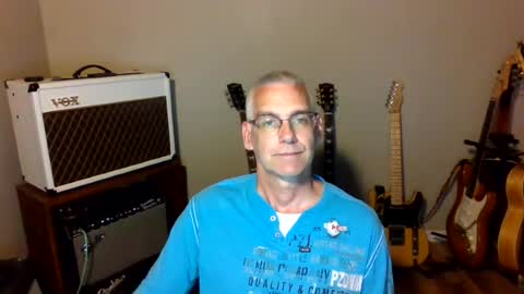 Snapshot of bomec40 chatting on 07-08-26, 11:09 Carl online show from 07-08-26, 11:09