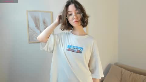 Snapshot of bondistar chatting on 10-11-25, 01:20 bondistar online show from 10-11-25, 01:20