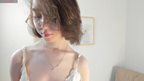 Snapshot of bondistar chatting on 10-12-25, 01:21 bondistar online show from 10-12-25, 01:21