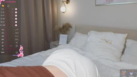 Snapshot of bondistar chatting on 10-24-25, 01:18 bondistar online show from 10-24-25, 01:18