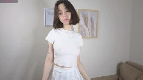 Snapshot of bondistar chatting on 10-28-25, 01:25 bondistar online show from 10-28-25, 01:25