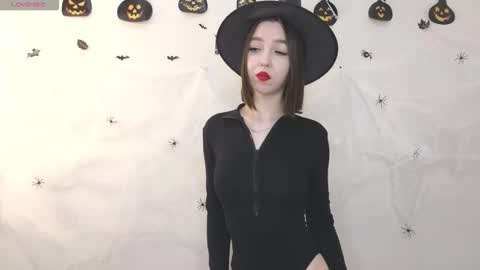 Snapshot of bondistar chatting on 10-30-25, 02:07 bondistar online show from 10-30-25, 02:07