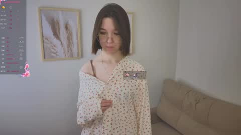 Snapshot of bondistar chatting on 11-17-25, 01:39 bondistar online show from 11-17-25, 01:39