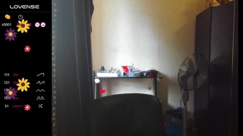 Snapshot of boni_nell__ chatting on 02-09-25, 08:11 Nell online show from 02-09-25, 08:11