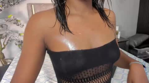 Snapshot of boniebluee chatting on 11-17-25, 04:18 boniebluee online show from 11-17-25, 04:18