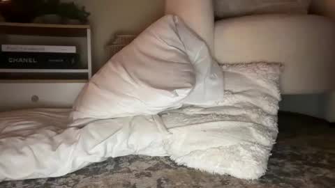 BonnettBonett   I cam from 4pm- 12am central time Costa Rica online show from 02-10-25, 04:30