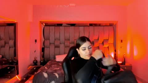 Bonnie  online show from 12-15-24, 05:31