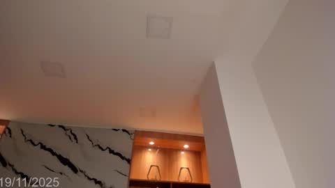 Snapshot of bonnie_luxury chatting on 11-19-25, 09:48 Bonnie Luxury online show from 11-19-25, 09:48