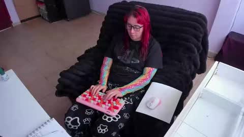 Snapshot of bonnie_moon_ chatting on 10-07-25, 06:38 Bonnie Help me reach 500 likes online show from 10-07-25, 06:38