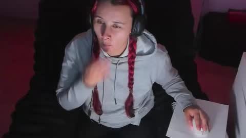 Snapshot of bonnie_moon_ chatting on 10-22-25, 10:31 Bonnie Help me reach 500 likes online show from 10-22-25, 10:31