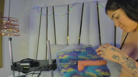 Bonnie online show from 11-16-25, 07:19