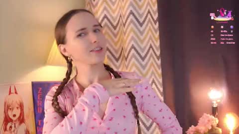 Snapshot of bonniedry chatting on 10-14-25, 01:06 Emma online show from 10-14-25, 01:06