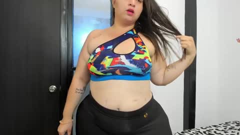 Snapshot of bonnyy26 chatting on 05-14-26, 09:38 bony online show from 05-14-26, 09:38