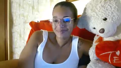 Snapshot of bonvivantb chatting on 12-27-24, 03:53 Queen Bon Vivantt online show from 12-27-24, 03:53