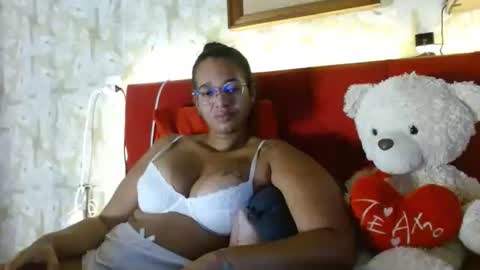 Snapshot of bonvivantb chatting on 12-29-24, 01:17 Queen Bon Vivantt online show from 12-29-24, 01:17