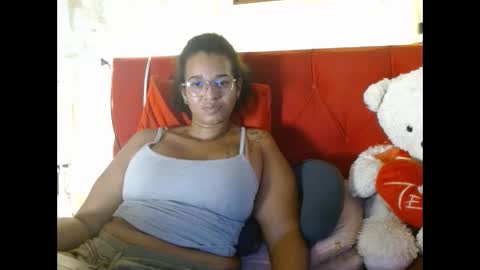 Snapshot of bonvivantb chatting on 01-06-25, 04:13 Queen Bon Vivantt online show from 01-06-25, 04:13