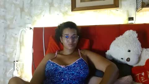 Snapshot of bonvivantb chatting on 01-07-25, 03:44 Queen Bon Vivantt online show from 01-07-25, 03:44