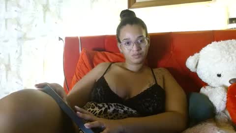 Snapshot of bonvivantb chatting on 01-08-25, 04:02 Queen Bon Vivantt online show from 01-08-25, 04:02