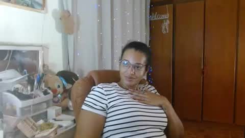 Snapshot of bonvivantb chatting on 01-18-25, 04:26 Queen Bon Vivantt online show from 01-18-25, 04:26