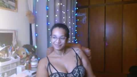 Snapshot of bonvivantb chatting on 01-20-25, 02:43 Queen Bon Vivantt online show from 01-20-25, 02:43