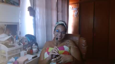 Snapshot of bonvivantb chatting on 01-21-25, 05:09 Queen Bon Vivantt online show from 01-21-25, 05:09