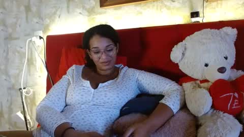 Snapshot of bonvivantb chatting on 02-12-25, 01:59 Queen Bon Vivantt online show from 02-12-25, 01:59