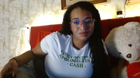Snapshot of bonvivantb chatting on 02-13-25, 10:43 Queen Bon Vivantt online show from 02-13-25, 10:43