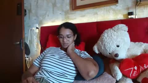 Snapshot of bonvivantb chatting on 02-14-25, 04:41 Queen Bon Vivantt online show from 02-14-25, 04:41