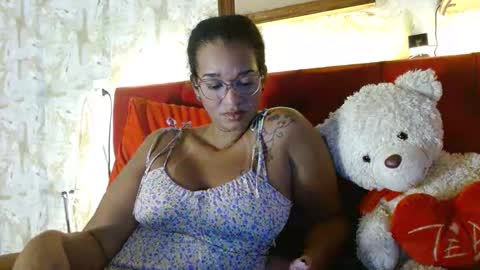 Snapshot of bonvivantb chatting on 02-16-25, 10:54 Queen Bon Vivantt online show from 02-16-25, 10:54