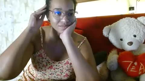 Snapshot of bonvivantb chatting on 02-17-25, 05:10 Queen Bon Vivantt online show from 02-17-25, 05:10