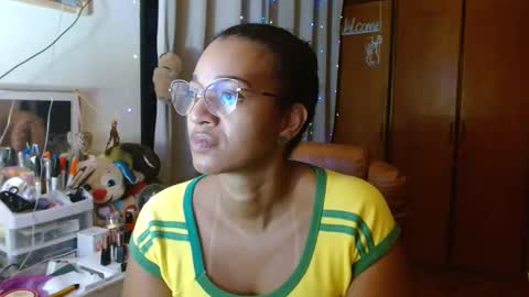 Snapshot of bonvivantb chatting on 02-19-25, 10:42 Queen Bon Vivantt online show from 02-19-25, 10:42