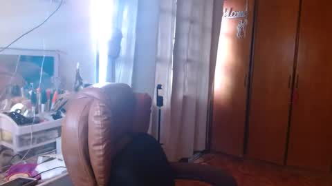 Snapshot of bonvivantb chatting on 02-20-25, 05:29 Queen Bon Vivantt online show from 02-20-25, 05:29