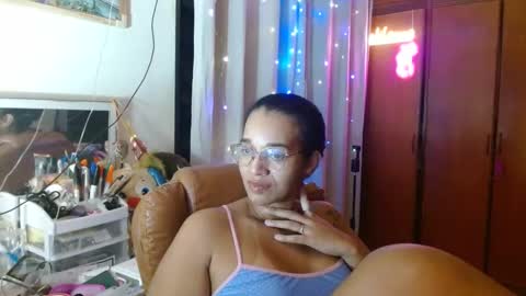 Snapshot of bonvivantb chatting on 03-02-25, 05:01 Queen Bon Vivantt online show from 03-02-25, 05:01