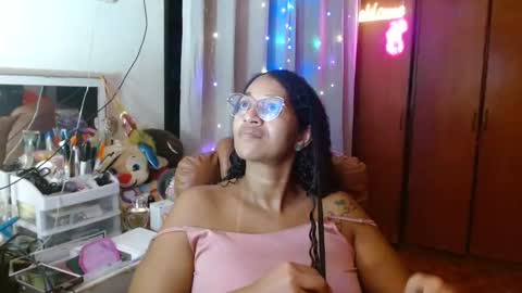 Snapshot of bonvivantb chatting on 03-03-25, 01:21 Queen Bon Vivantt online show from 03-03-25, 01:21